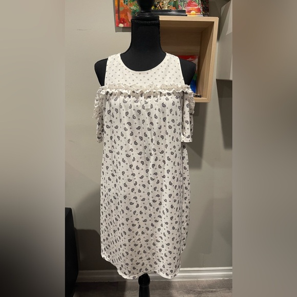 Lauren Conrad Ruffle Cold-Shoulder‎ Dress - Picture 2 of 6